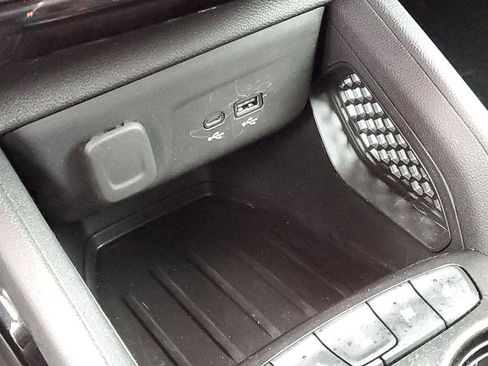 Used 2024 Chevrolet TrailBlazer LT w/ Driver Confidence Package image 17