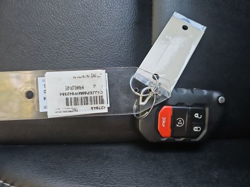 Used 2021 Jeep Wrangler Unlimited Sahara w/ Cold Weather Group AWD/4WD image 18