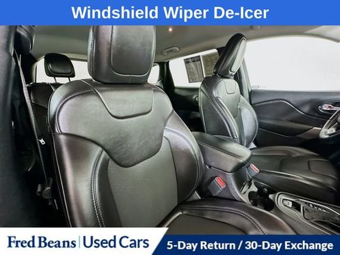 Used 2019 Jeep Cherokee Latitude Plus w/ Cold Weather Group AWD/4WD image 34