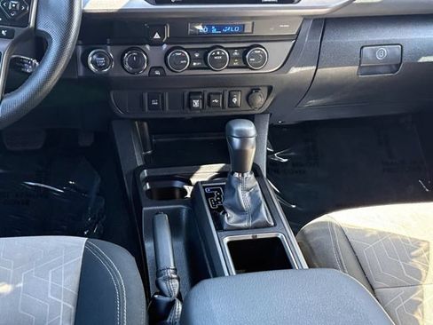 Certified 2023 Toyota Tacoma TRD Off-Road AWD/4WD image 17