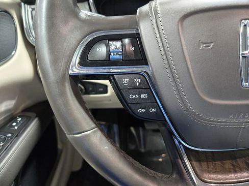 Used 2017 Lincoln Continental Reserve w/ Climate Package AWD/4WD image 14