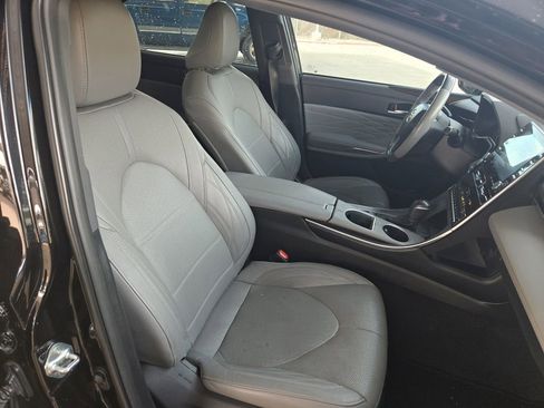 Used 2021 Toyota Avalon Limited w/ Advanced Safety Package image 27