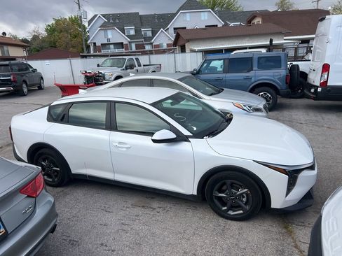 Used 2025 Kia K4 LXS image 9