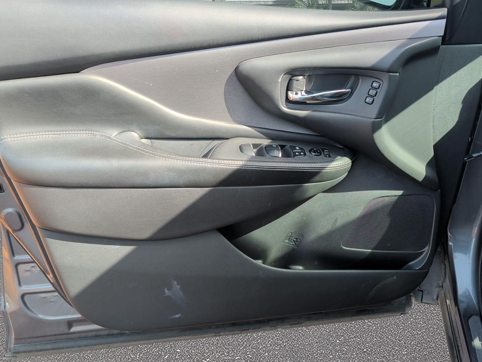 Used 2021 Nissan Murano SL w/ SL Moonroof Package FWD image 8