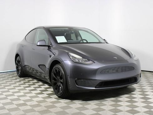 Used 2021 Tesla Model Y Long Range image 27