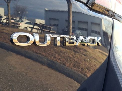 Used 2025 Subaru Outback Premium image 32