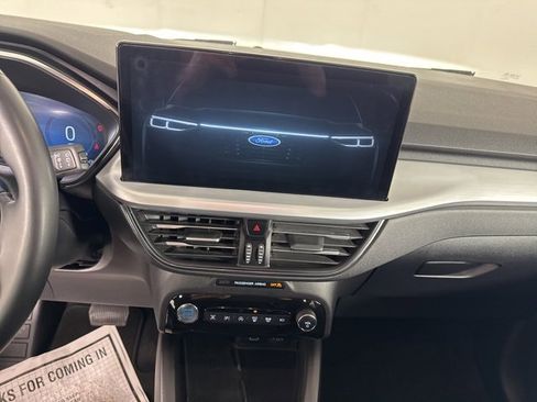 Used 2024 Ford Escape Platinum image 33