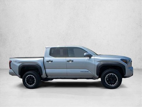 Used 2024 Toyota Tacoma TRD Off-Road image 10