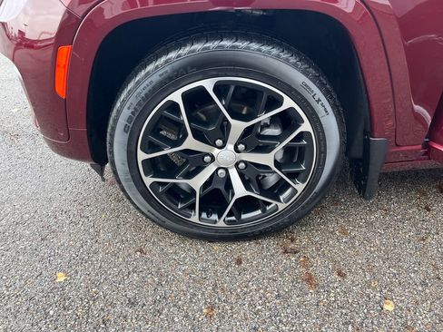 Used 2023 Jeep Grand Cherokee Summit image 29