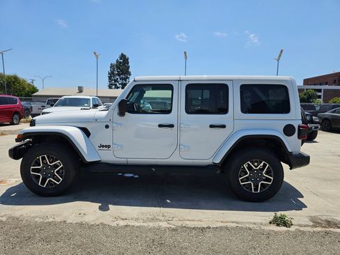New 2026 Jeep Wrangler Unlimited Sahara w/ Safety Group AWD/4WD image 4