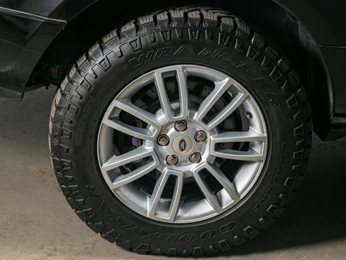 Used 2011 Land Rover Range Rover HSE AWD/4WD image 19