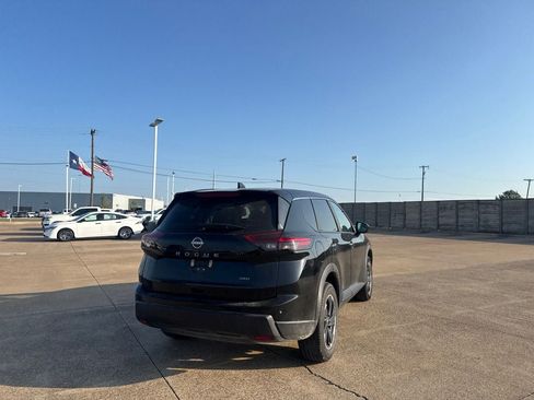 Certified 2025 Nissan Rogue SV AWD/4WD image 18