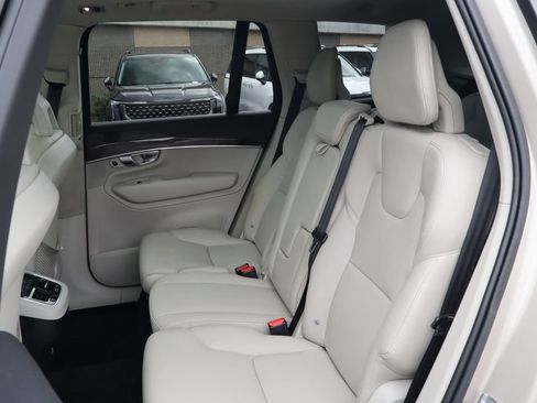 Used 2016 Volvo XC90 T6 Momentum w/ Momentum Plus Package AWD/4WD image 34