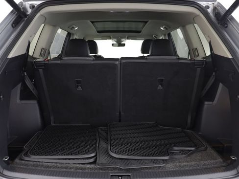 Certified 2023 Volkswagen Atlas SEL R-Line AWD/4WD image 18