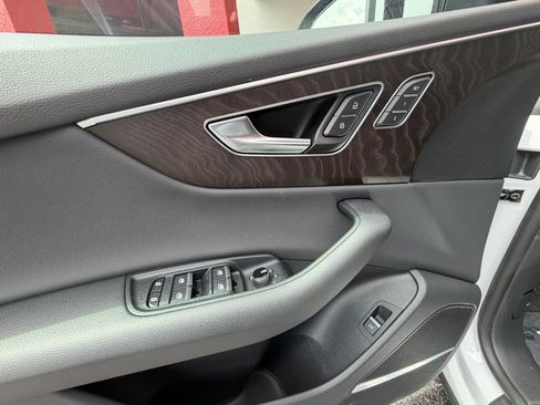 Used 2022 Audi Q8 Premium Plus AWD/4WD image 12