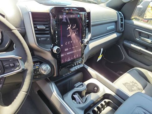 New 2026 RAM 1500 Laramie AWD/4WD image 13