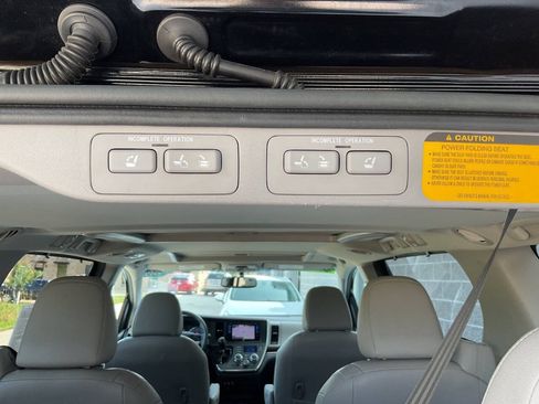 Used 2016 Toyota Sienna Limited w/ Protection Package FWD image 44