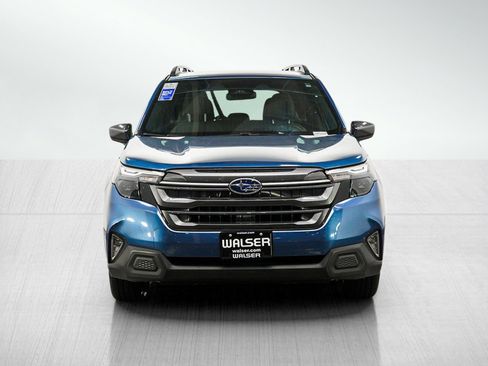 Used 2025 Subaru Forester Premium AWD/4WD image 8