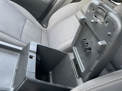 Used 2022 Nissan Frontier SV w/ Technology Package image 31