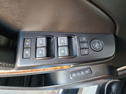 Used 2019 Chevrolet Tahoe Premier w/ Premier Plus Edition image 26