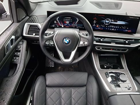 Used 2025 BMW X5 xDrive50e w/ Climate Comfort Package image 12