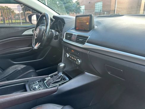 Used 2017 MAZDA MAZDA3 Touring w/ Popular Equipment Package FWD image 25