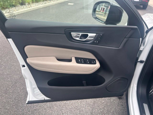 Certified 2026 Volvo XC60 B5 Plus AWD/4WD image 18