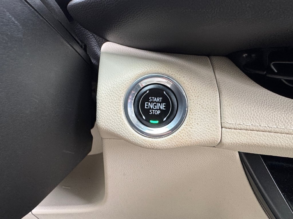 Used 2023 Buick Envision Avenir AWD/4WD image 34