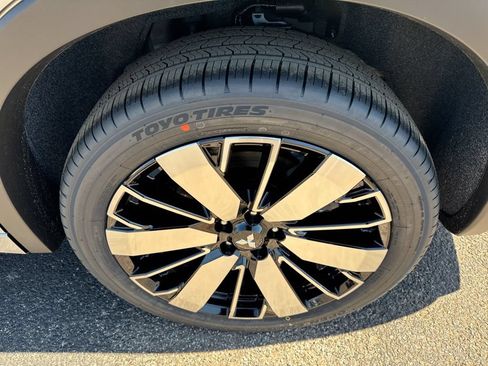 New 2026 Mitsubishi Outlander SEL FWD image 38
