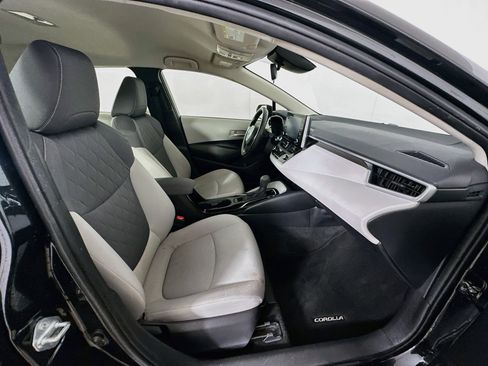 Used 2021 Toyota Corolla LE w/ LE Convenience Package FWD image 29