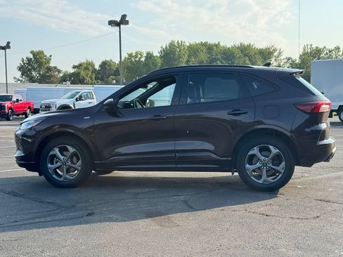 Used 2023 Ford Escape ST-Line w/ Tech Pack #1 AWD/4WD image 4