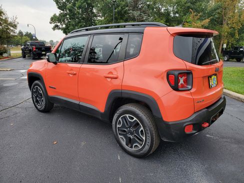 Used 2016 Jeep Renegade Trailhawk w/ Premium Trailhawk Package image 7