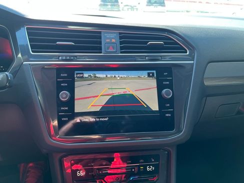 Used 2024 Volkswagen Tiguan SE image 25