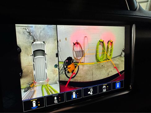 Certified 2024 GMC Yukon XL Denali w/ Max Trailering Package image 17