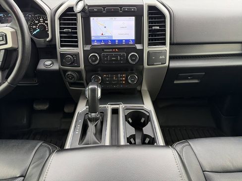 Used 2020 Ford F150 Lariat RWD image 18