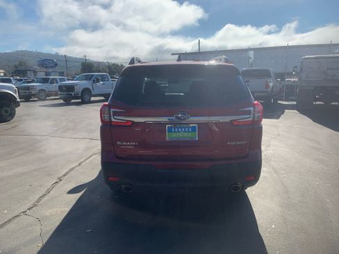 Used 2024 Subaru Ascent Premium w/ Convenience Package image 6