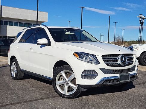 Used 2019 Mercedes-Benz GLE 400 GLE 400 image 2