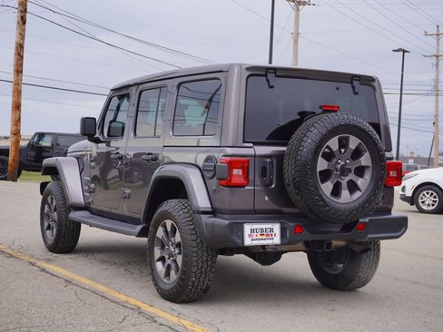 Used 2018 Jeep Wrangler Unlimited Sahara image 5