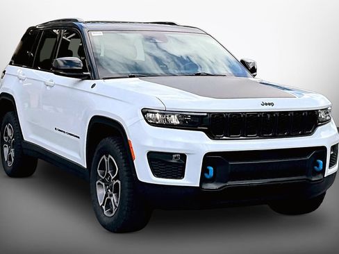 Used 2023 Jeep Grand Cherokee Trailhawk AWD/4WD image 2