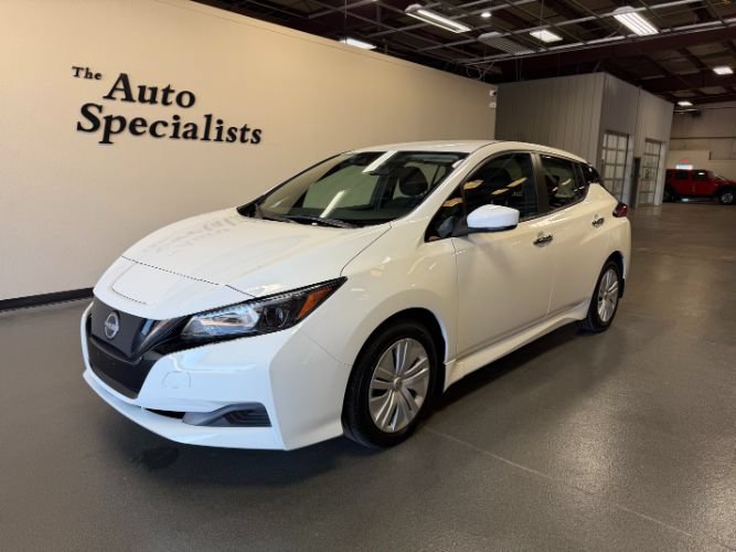 Used 2025 Nissan Leaf S FWD image 1