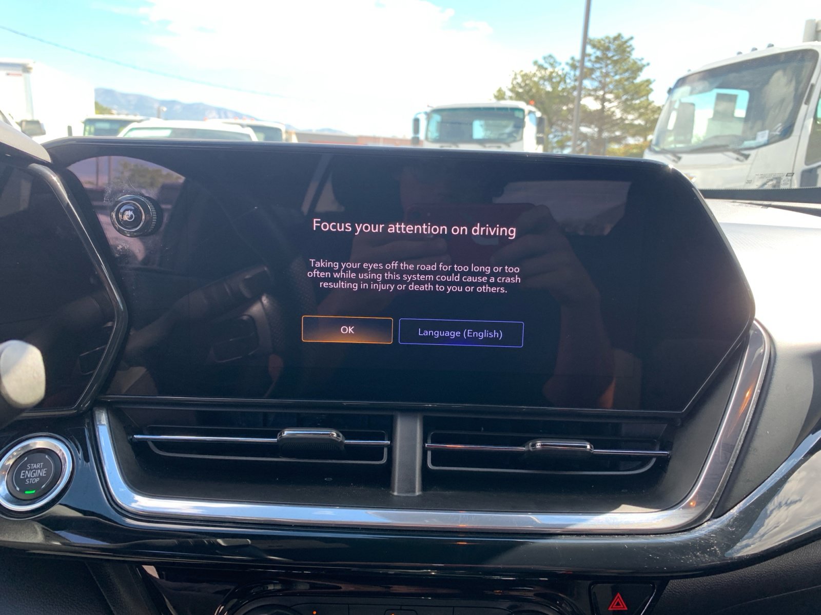 Used 2025 Chevrolet Trax RS w/ Sunroof Package FWD image 18