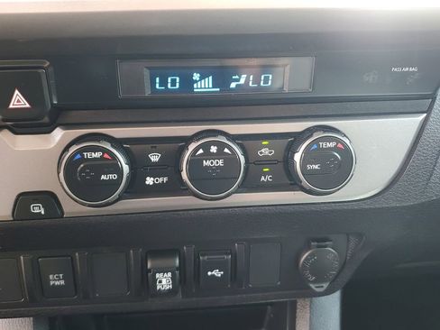 Used 2021 Toyota Tacoma SR5 RWD image 23