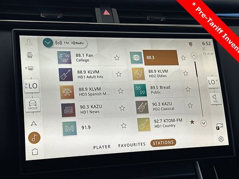 New 2024 Land Rover Range Rover Velar Dynamic SE image 17