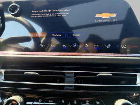 New 2026 Chevrolet Traverse Z71 w/ Driver Confidence Package AWD/4WD image 23