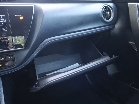Used 2018 Toyota Corolla SE w/ Carpet Mat Package (TMS) FWD image 37