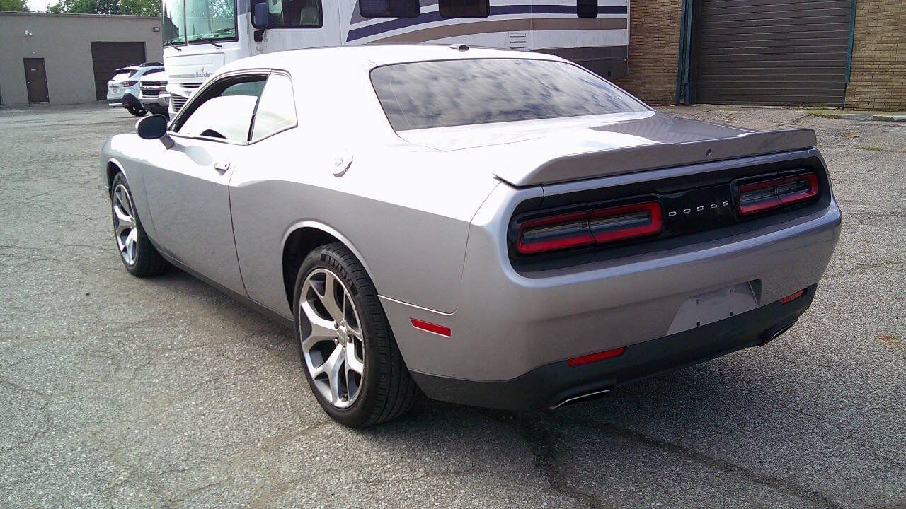 Used 2015 Dodge Challenger SXT Plus RWD image 8