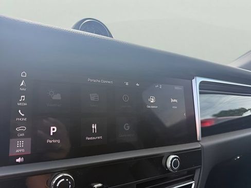 Used 2022 Porsche Macan S AWD/4WD image 25