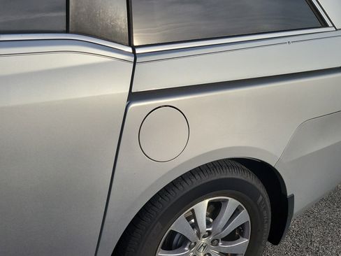 Used 2014 Honda Odyssey EX-L image 22