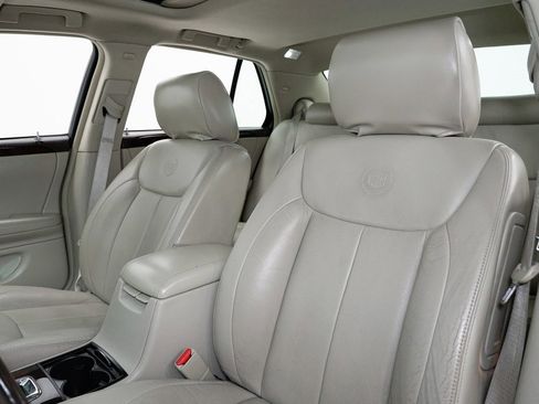 Used 2010 Cadillac DTS Luxury image 11