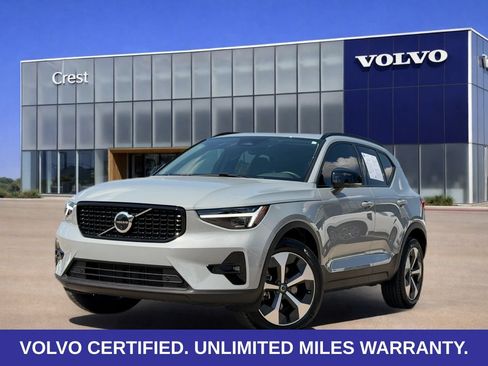 Certified 2026 Volvo XC40 B5 Plus AWD/4WD image 1